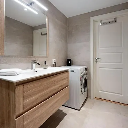 Leilighet Homelike And Cozy Close To Centre *