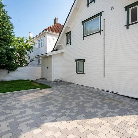 Leilighet Homelike And Cozy Close To Centre *
